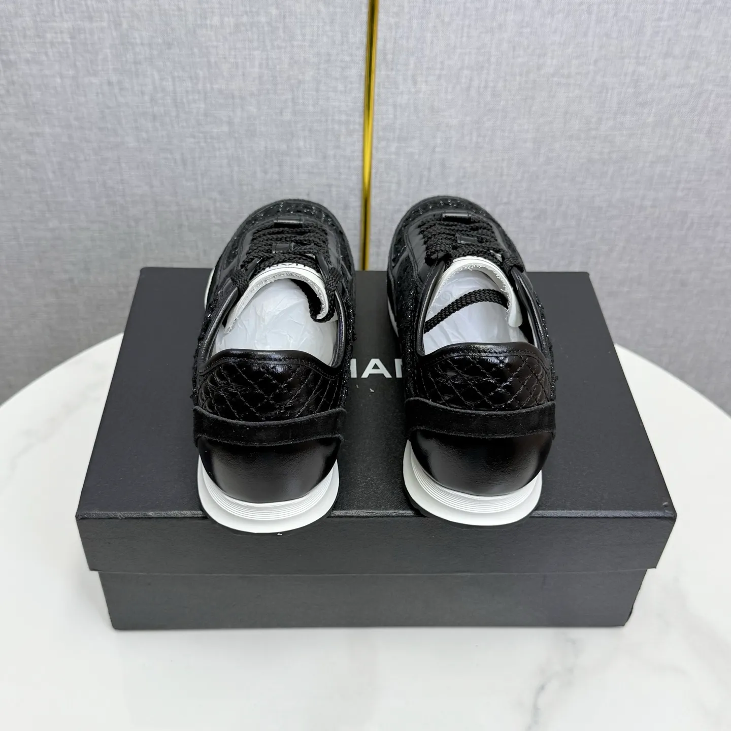 👟👟Ex-factory price 560👟👟Chanel Panda Shoes! 2025 counter's top casual sports shoes. This classic design; the upper is electro-embroidered with a variety of techniques; the outsole is fashionable and sporty; the unusual inclusion of a variety of color matching elements... The diversified mix and match is very good-looking and versatile, and can be used for leisure, fashion, sports, and outdoor... ꫛꫀꪝ Go➫ Materials: ❶Upper made of: original imported first-layer silk cowhide + original waterproof cloth + original first-layer cowhide ❷Inner lining: Original Yangli+wang ❸ Outsole based on: Original TPU combination outsole Counter boutique packaging complete set for women 35–41